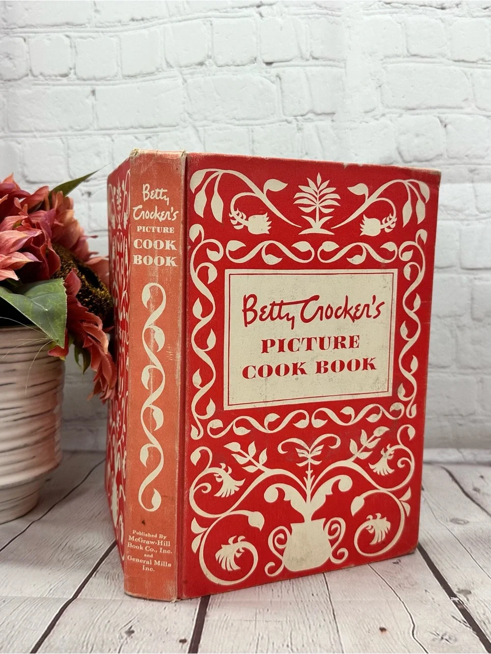 vtg 50s Betty Crocker's Picture Cook Book MCM cottage farmhouse kitschy retro
